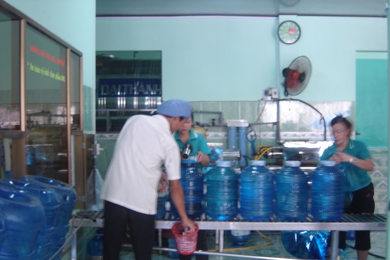 Quy trình sản xuất nước uống đóng chai tại một cơ sở sản xuất trên địa bàn thành phố Quy Nhơn