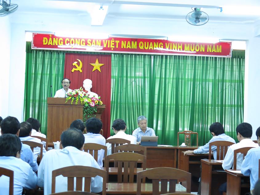 Ông Phạm Mai - Giám đốc Bảo hiểm Xã hội tỉnh phát biểu trong Hội nghị