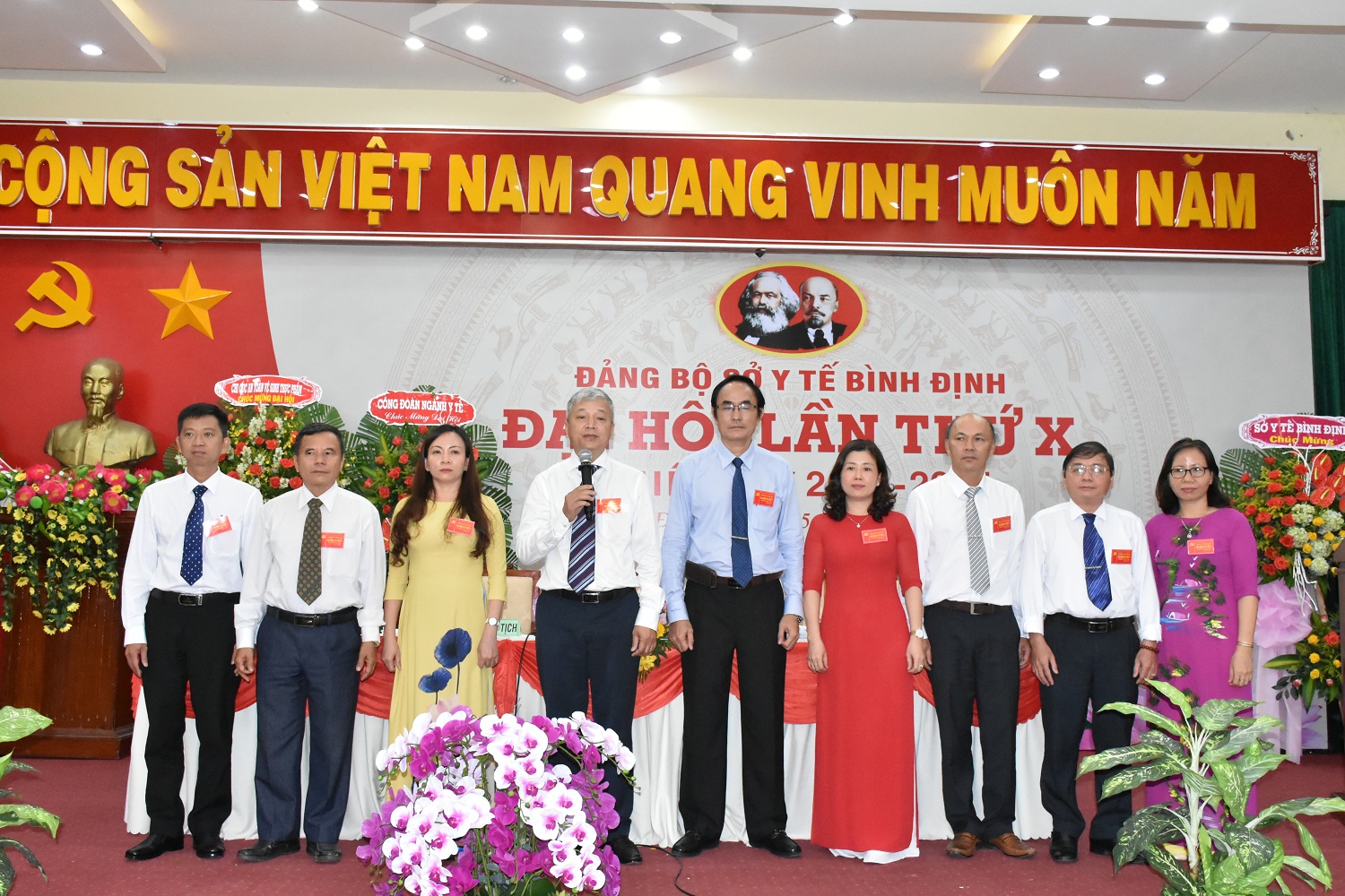 Ban chấp hành Đảng bộ Sở Y tế nhiệm kỳ 2020-2025 ra mắt nhận nhiệm vụ. (Ảnh Xuân Phước)