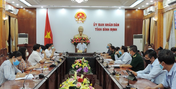 Ông Nguyễn Tuấn Thanh -Phó Chủ tịch UBND tỉnh-Phó Trưởng Ban chỉ đạo tỉnh về phòng, chống dịch Covid-19 phát biểu chỉ đạo tại Hội nghị (Ảnh: Thu Phương)