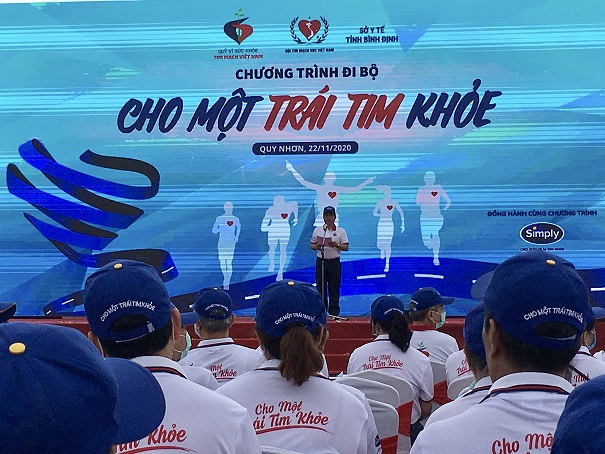 Phó chủ tịch NGuyễn Tuấn Thanh phát biểu tại Chương trình đi bộ cho một trái tim khỏe