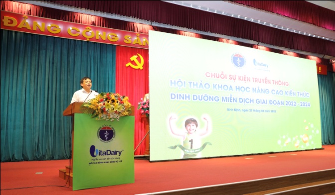 Ông Nguyễn Đình Anh, Vụ trưởng Vụ Truyền thông và Thi đua khen thưởng phát biểu tại Hội thảo